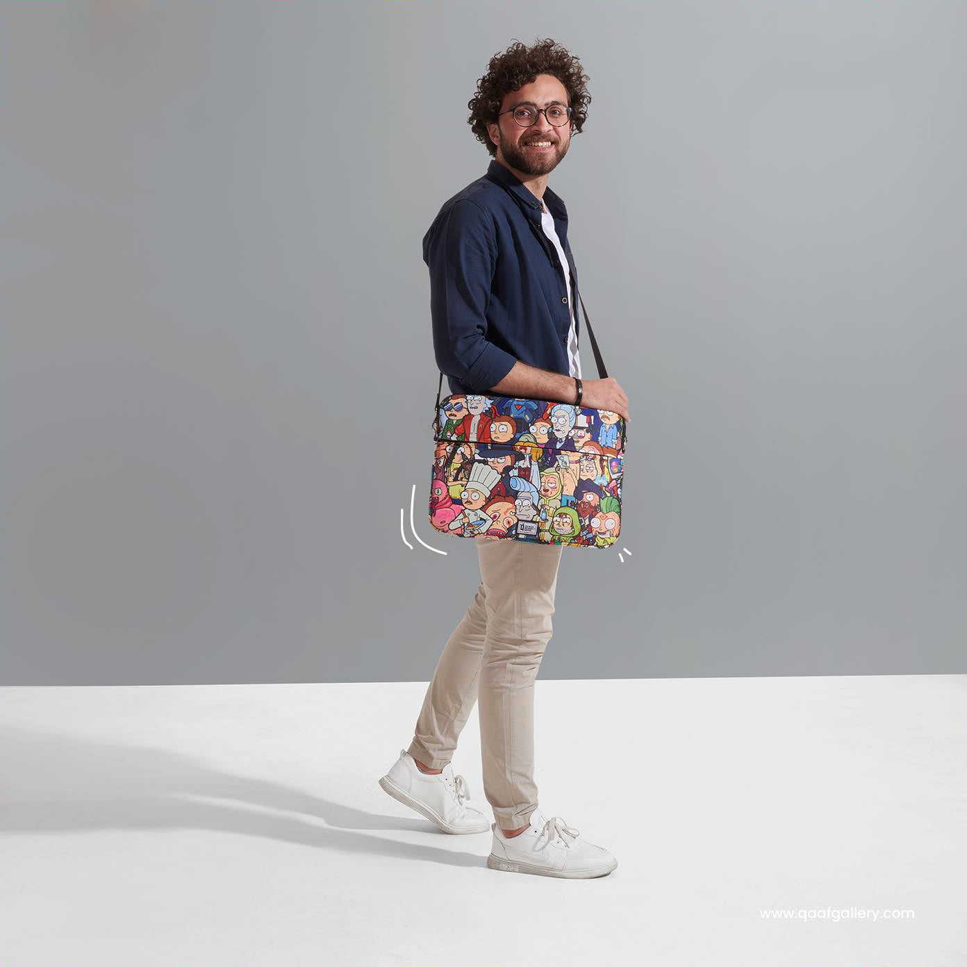 faces laptop sleeves front