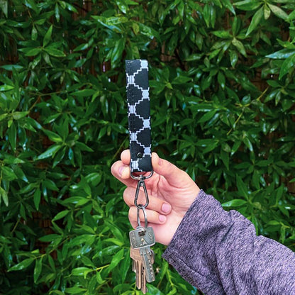 black palestine keychain front details view